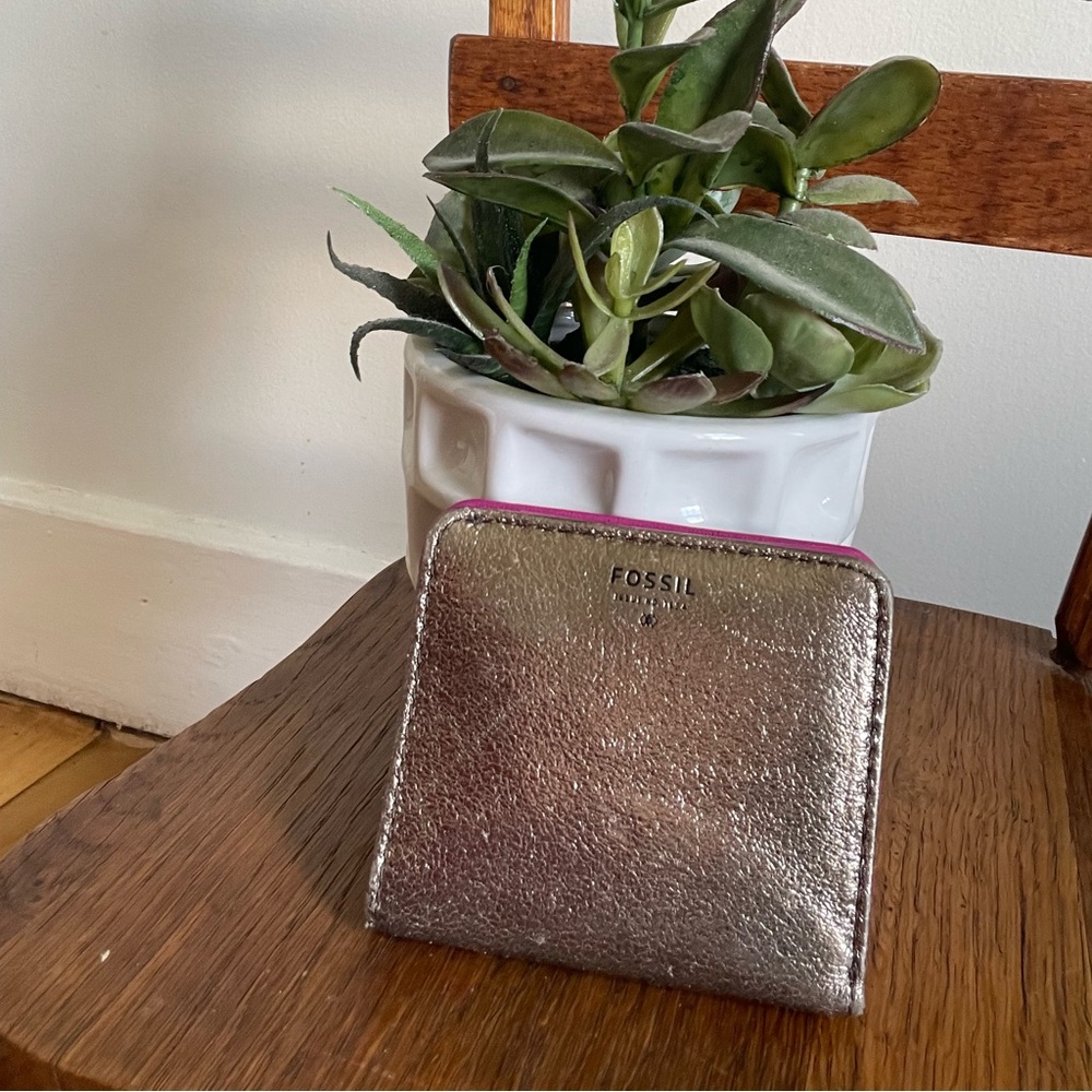 Fossil Wallet - image 1